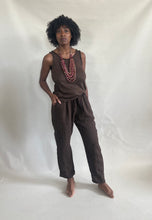 Mia Pant in Choco